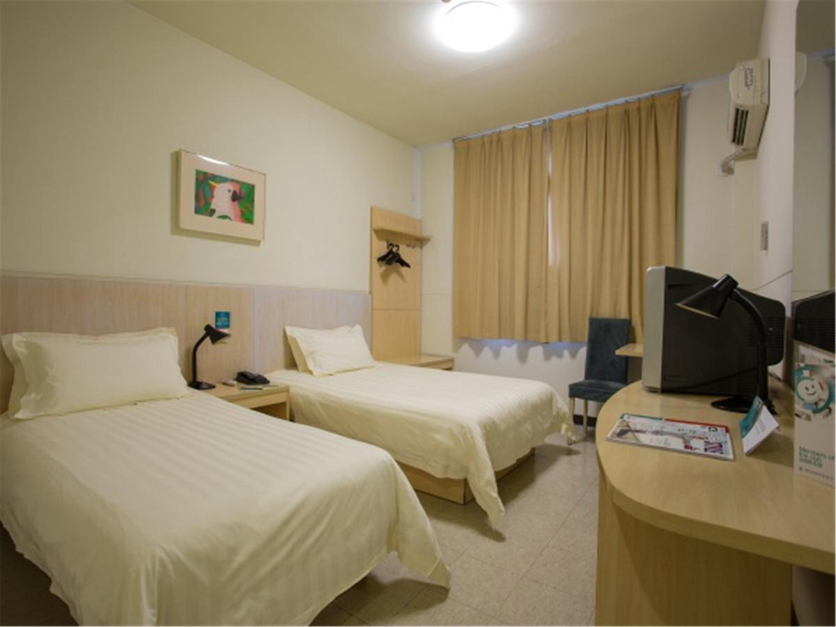 Magnolia Business Hotel Xining Railway Station Grand Cross Mojia Street מראה חיצוני תמונה