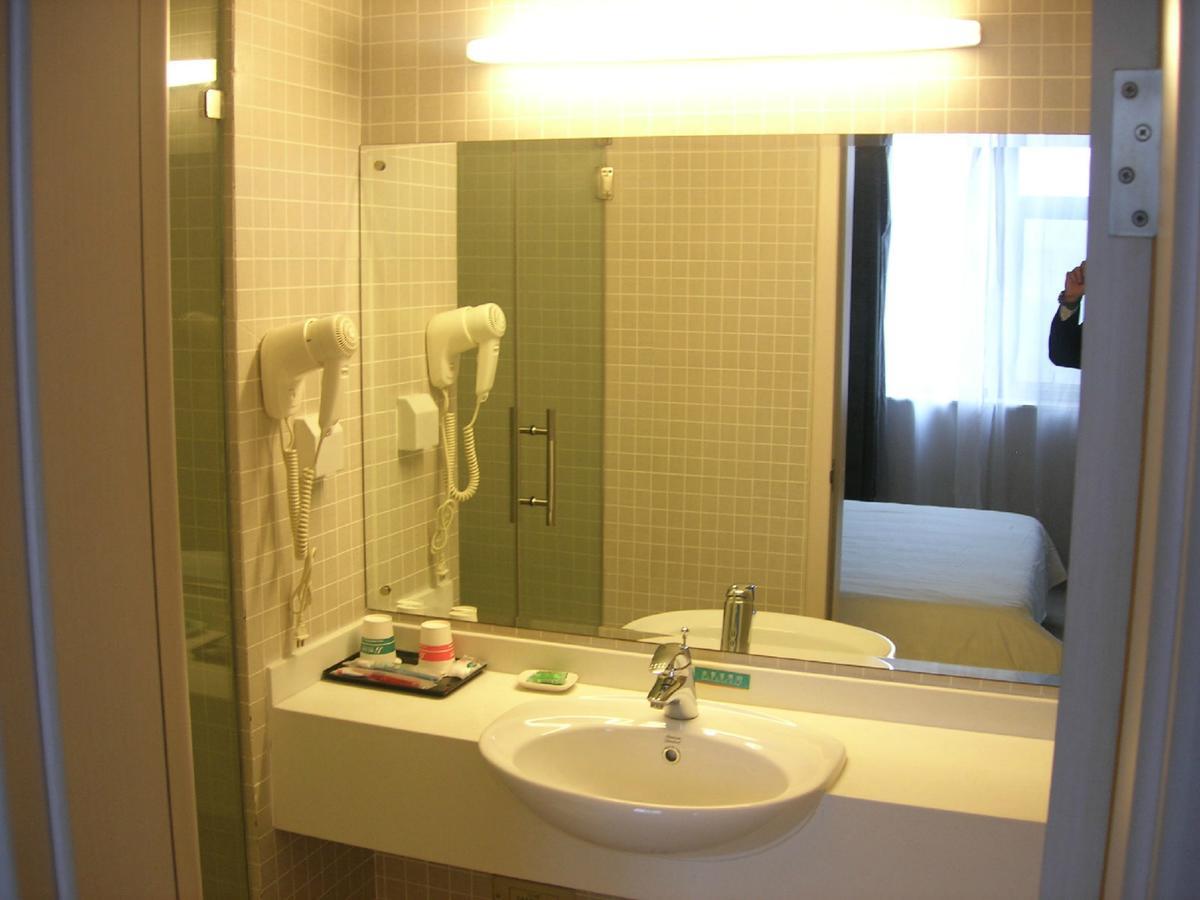 Magnolia Business Hotel Xining Railway Station Grand Cross Mojia Street מראה חיצוני תמונה