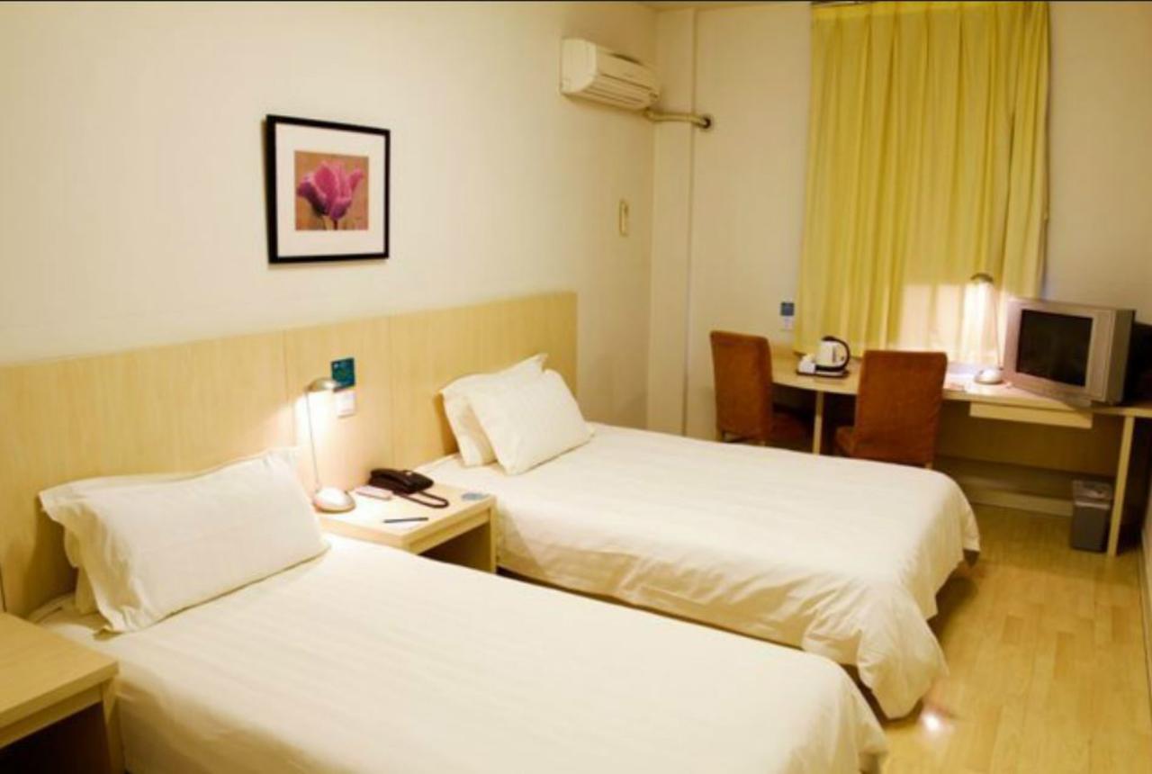 Magnolia Business Hotel Xining Railway Station Grand Cross Mojia Street מראה חיצוני תמונה