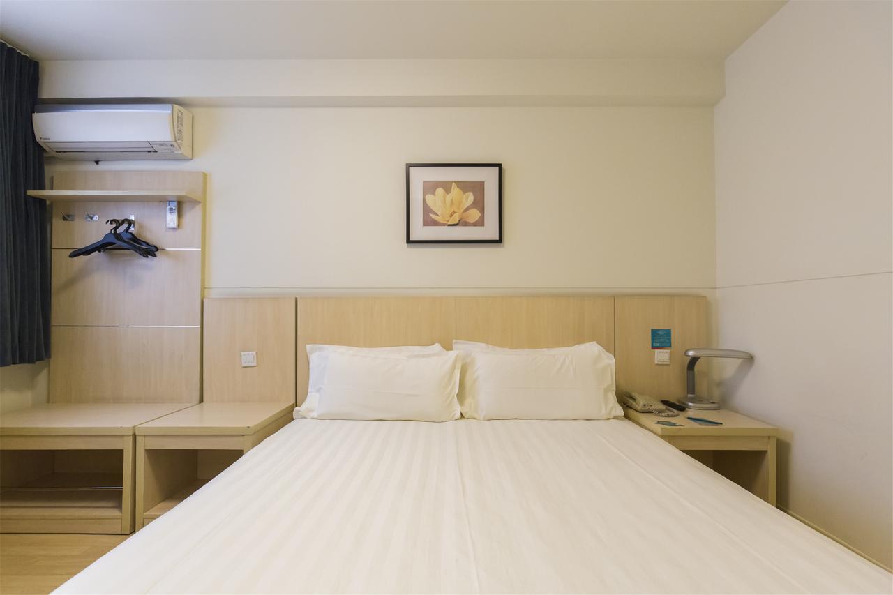 Magnolia Business Hotel Xining Railway Station Grand Cross Mojia Street מראה חיצוני תמונה