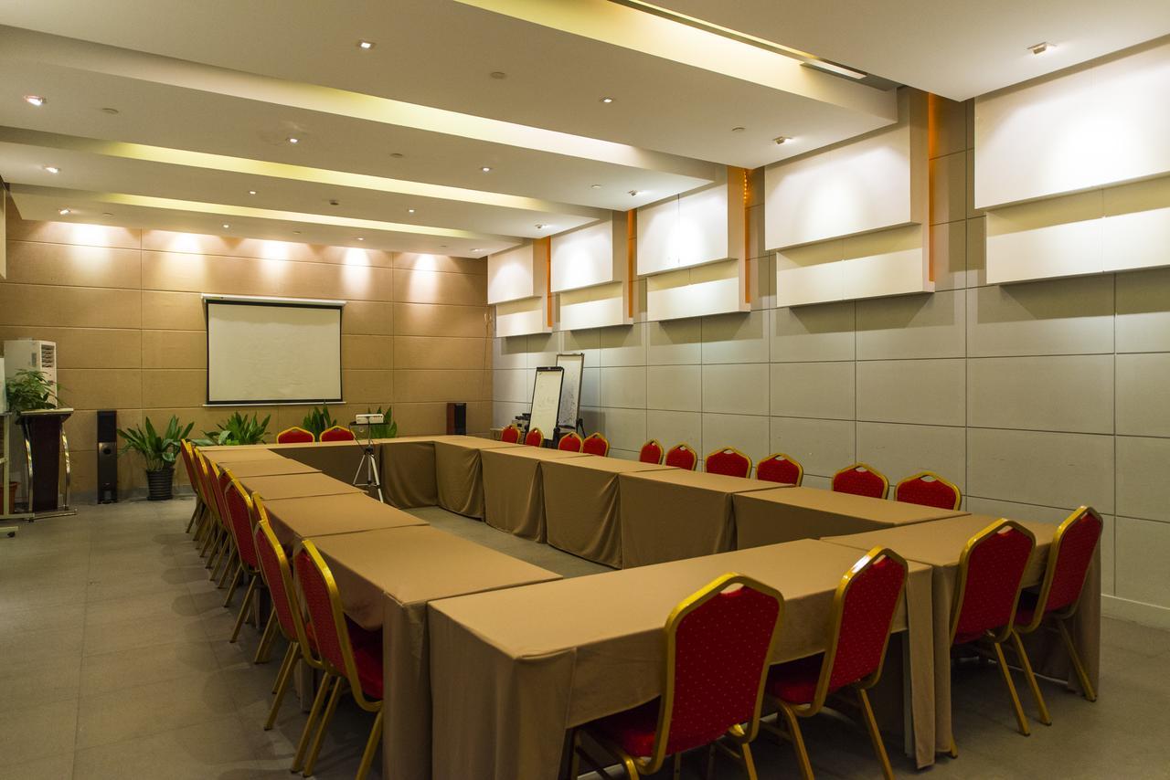 Magnolia Business Hotel Xining Railway Station Grand Cross Mojia Street מראה חיצוני תמונה