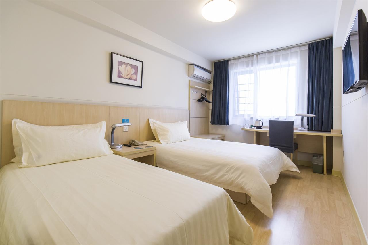 Magnolia Business Hotel Xining Railway Station Grand Cross Mojia Street מראה חיצוני תמונה