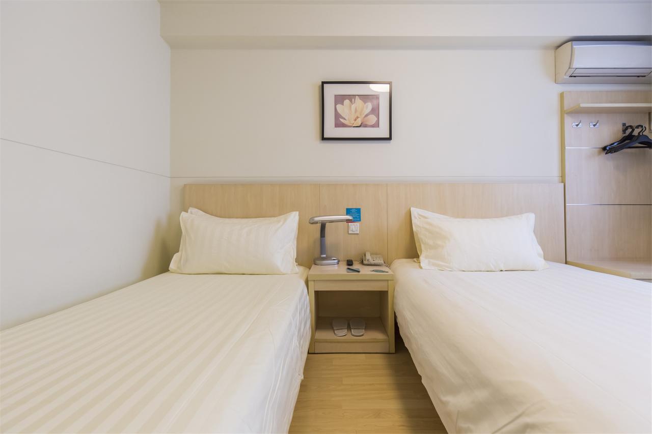 Magnolia Business Hotel Xining Railway Station Grand Cross Mojia Street מראה חיצוני תמונה